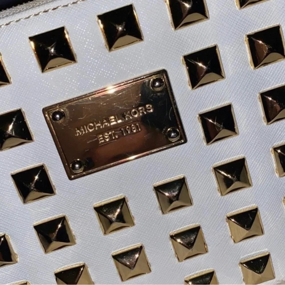 Michael Kors PYRAMID STUD Hamilton Tote/Wristlet 2pc Set - Picture 11 of 16